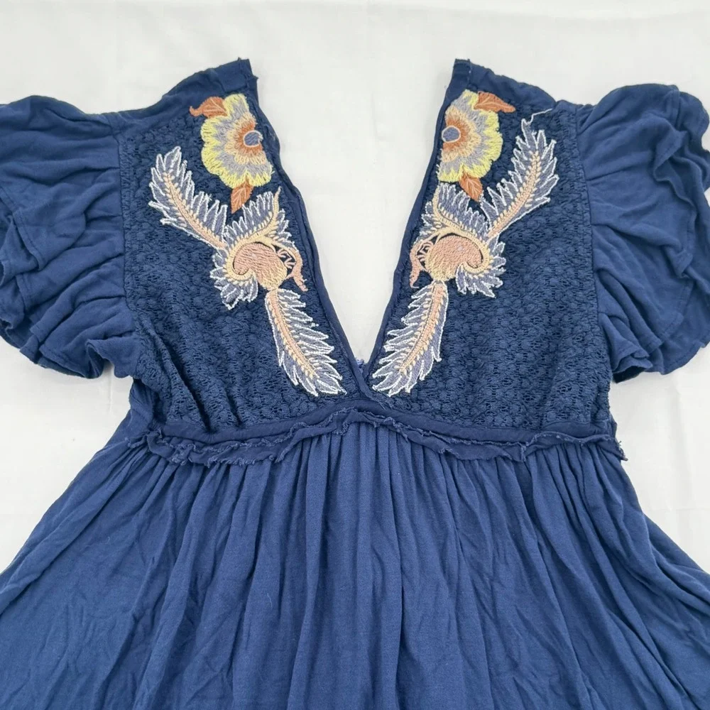 Free People Fiesta Nueva Tunic Top Navy Blue Embroidered Floral Womens Sz Small